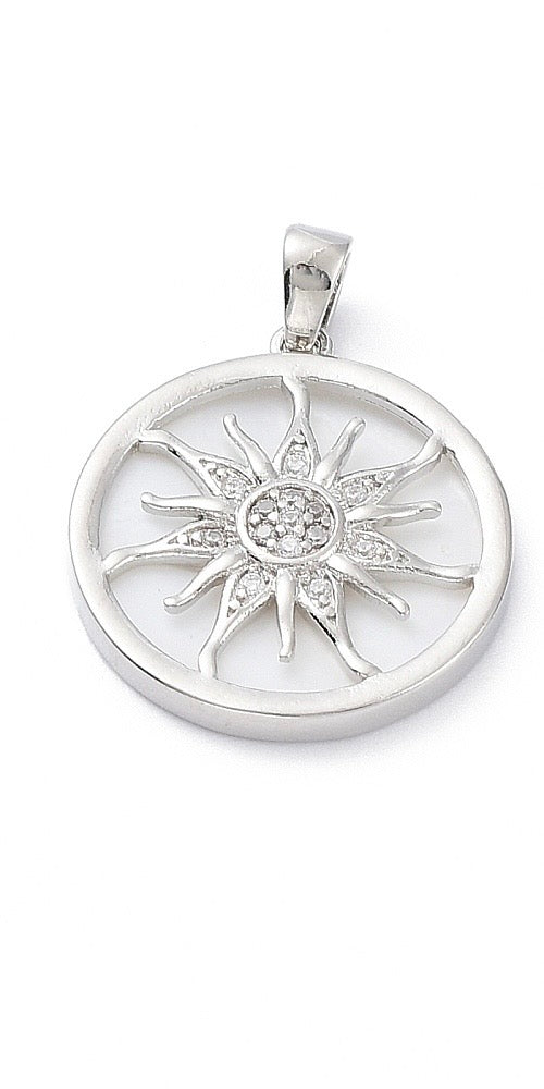 Charms de sol plateado